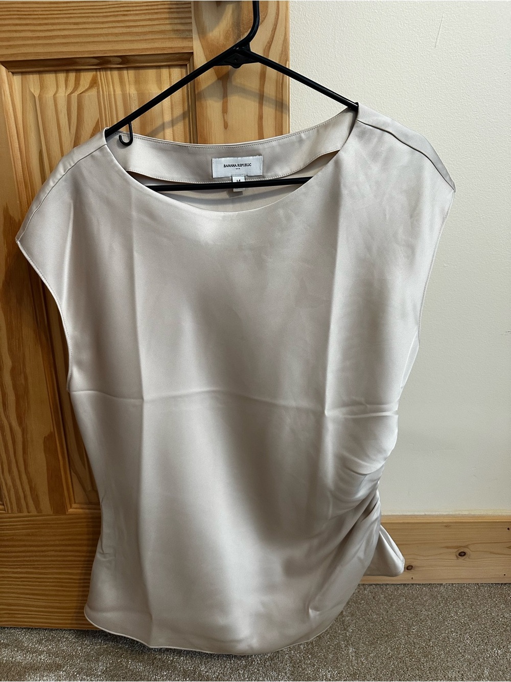 Banana Republic Cream Satin Cap-Sleeve Shell